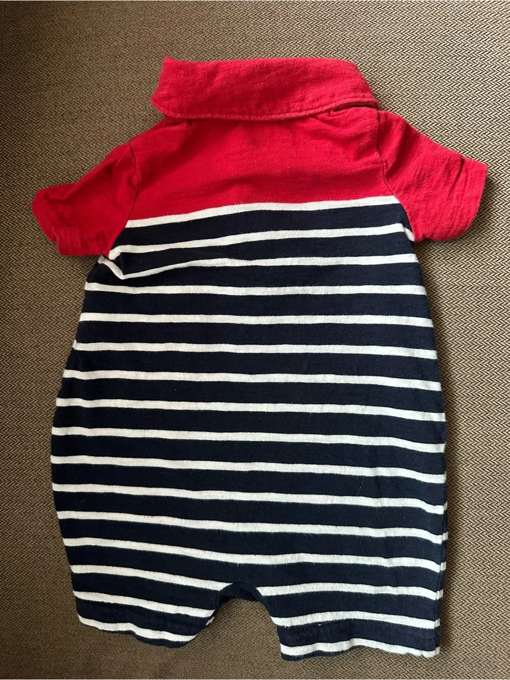 GAP classic red